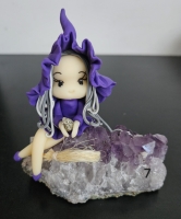 Heksje op amethist 7